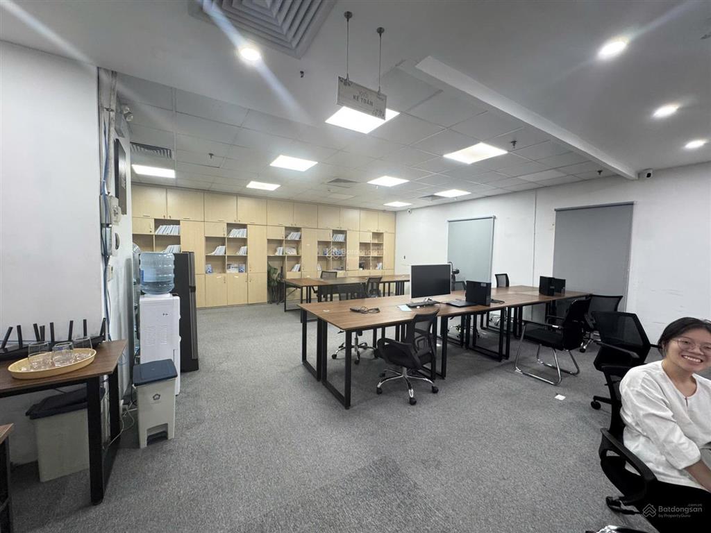Cho thuê văn phòng new skyline văn quán 180m² view đẹp, sẵn setup, giá chỉ 260.000đ/m²/tháng