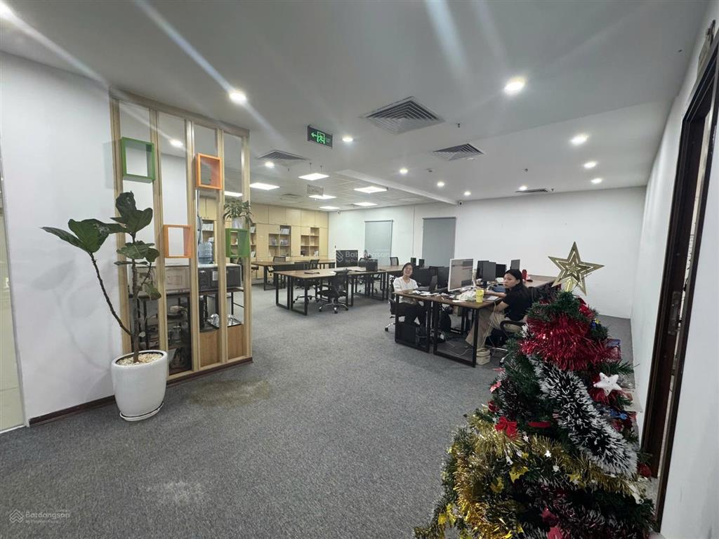 Cho thuê văn phòng new skyline văn quán 180m² view đẹp, sẵn setup, giá chỉ 260.000đ/m²/tháng