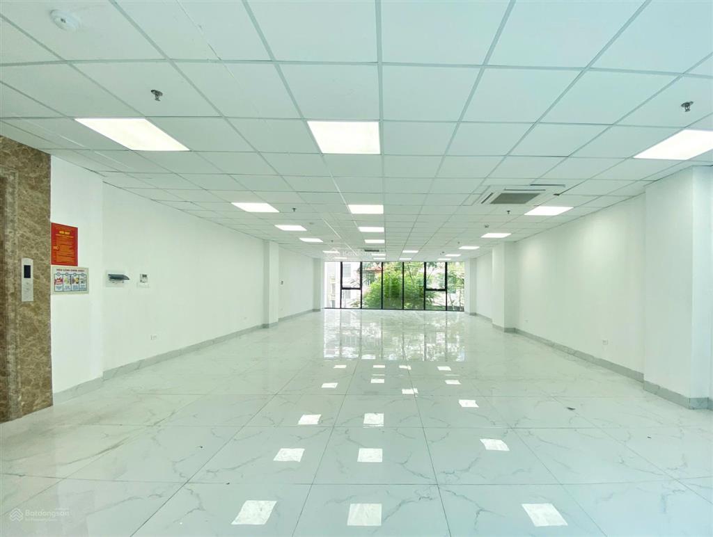 Cho thuê văn phòng mặt phố lạc long quân 150m² chỉ 25 triệu  view đẹp, giá cực rẻ, vào làm ngay