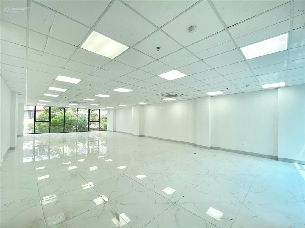 Cho thuê văn phòng mặt phố lạc long quân 150m² chỉ 25 triệu  view đẹp, giá cực rẻ, vào làm ngay