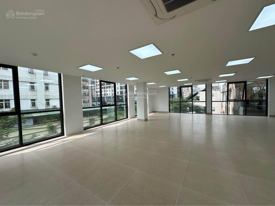 Cho thuê văn phòng 130m phố nguyễn trãi  ngay ngã tư sở  giá tốt