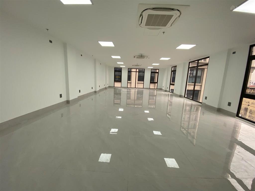 Cho thuê văn phòng 150m2 phố nguyễn trãi  ngay ngã tư sở  giá thuê chỉ 27tr phù hợp mọi lĩnh vực