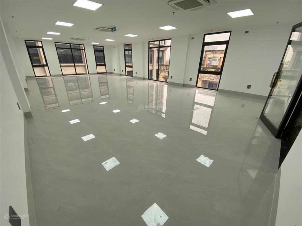 Cho thuê văn phòng 150m2 phố nguyễn trãi  ngay ngã tư sở  giá thuê chỉ 27tr phù hợp mọi lĩnh vực