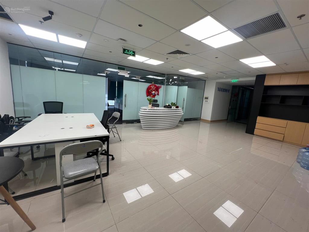 Chủ đầu tư hud tower  lê văn lương cho thuê văn phòng diện tích 330m2 (có cắt lẻ) nội thất đẹp