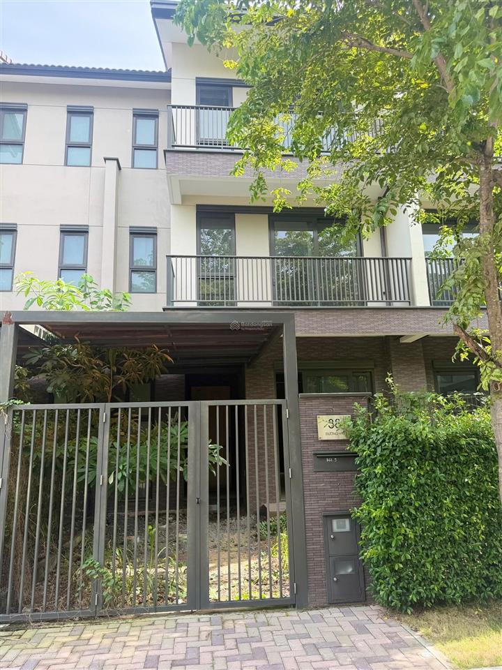 Cần bán nhà phố vườn liền kề 2 lầu tại kđt waterpoint, sổ hồng sẵn, công chứng ngay