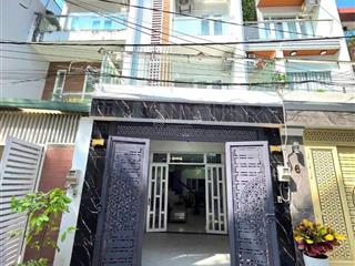 Chú 6 bán nhà tại nguyễn trãi, p.7, q.5, giá 4,9 tỷ, dt 68,5m2, thuê 28tr/tháng, có sổ hồng riêng.