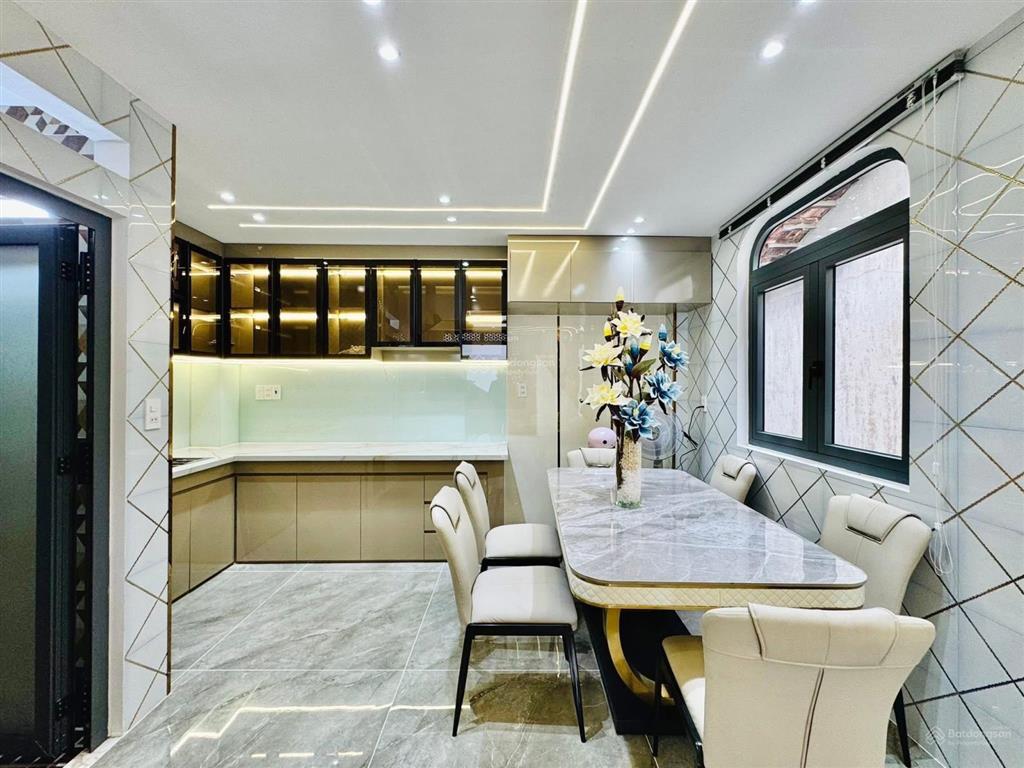 Bán nhanh bán gấp hỗ trợ giảm giá sâu 3 tỷ 3(tl) hoàng diệu, phường 6, quận 4 | dt 80m2, có sổ hồng