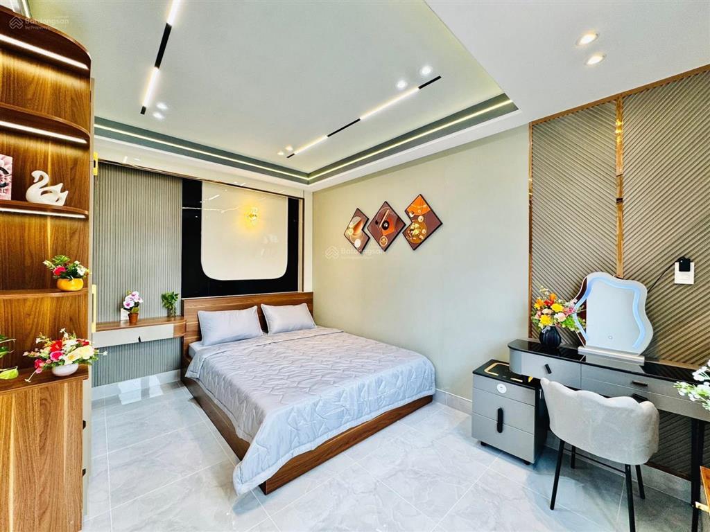 Bán nhanh bán gấp hỗ trợ giảm giá sâu 3 tỷ 3(tl) hoàng diệu, phường 6, quận 4 | dt 80m2, có sổ hồng