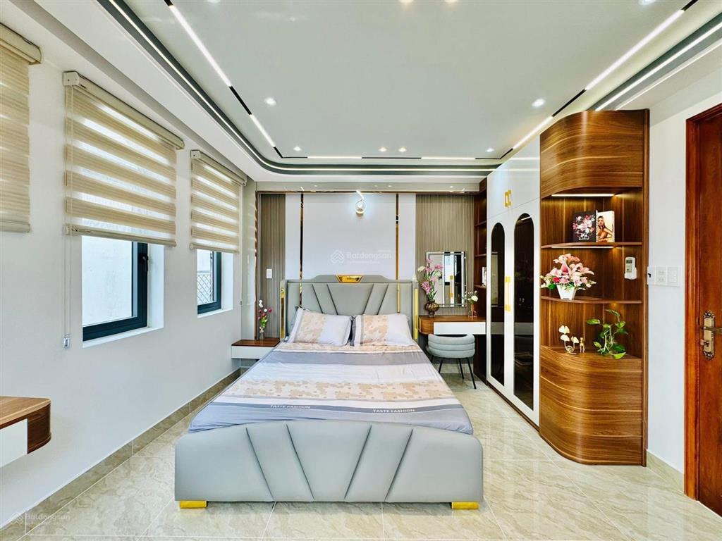 Bán nhanh bán gấp hỗ trợ giảm giá sâu 3 tỷ 3(tl) hoàng diệu, phường 6, quận 4 | dt 80m2, có sổ hồng