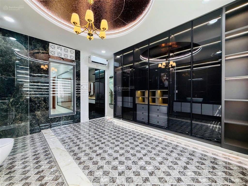 Bán liền trong tháng này giá thương lượng 4 tỷ 820(tl) lãnh binh thăng, quận 11 | dt to 90m2, có sổ