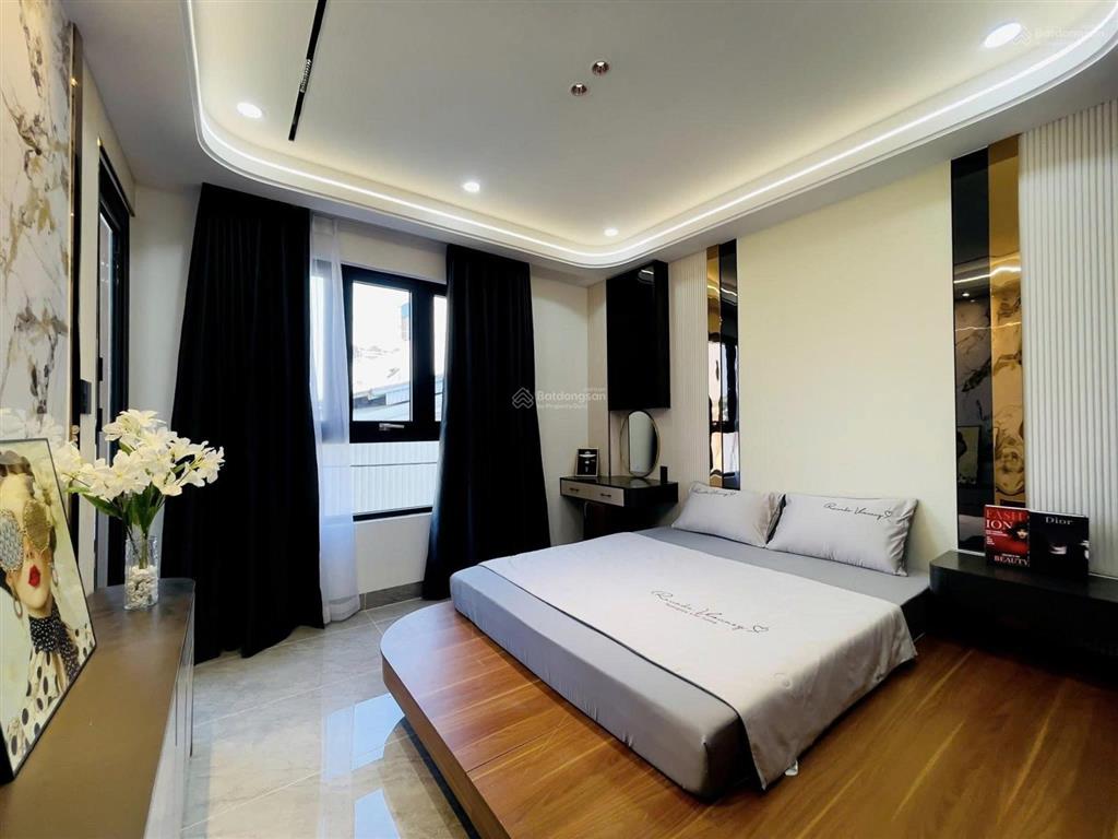 Bán gấp nhà để về quê lê văn sỹ, p. 12, quận 3 | (tl), dt 80m2, có sổ đẹp, có hđ thuê