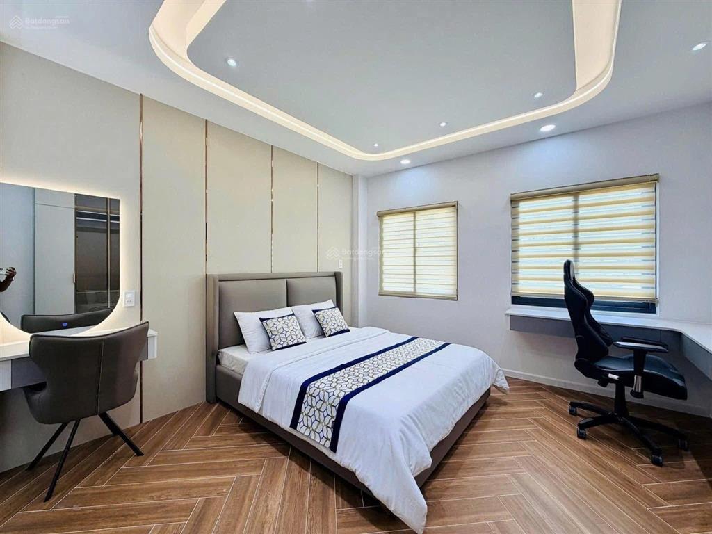 Nhà hẻm xe hơi có sổ đẹp nguyễn văn linh quận 7  giá chỉ 4.99 tỷ(tl), dt lớn 90m2, có hđ thuê sẵn