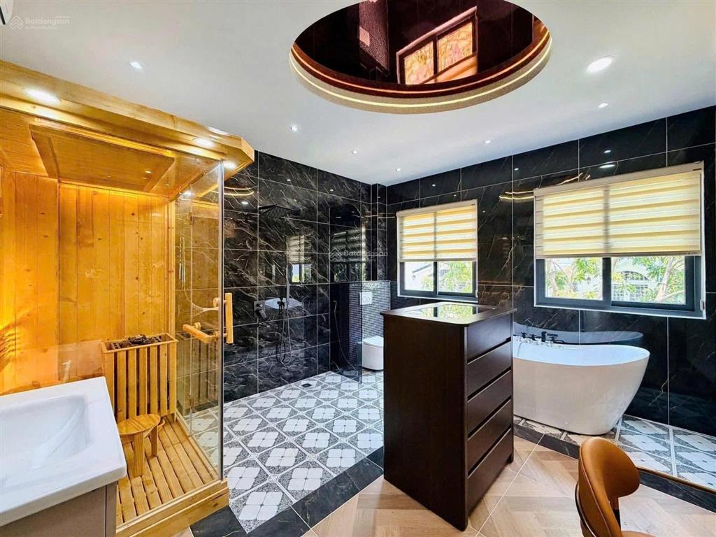 Nhà hẻm xe hơi có sổ đẹp nguyễn văn linh quận 7  giá chỉ 4.99 tỷ(tl), dt lớn 90m2, có hđ thuê sẵn