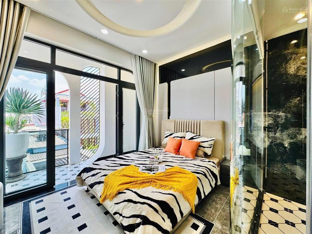 Bán nhà mặt tiền gấp xoay dòng tiền | nhà phạm văn đồng, thủ đức | giá tốt 4 tỷ 740(tl), có sổ hồng
