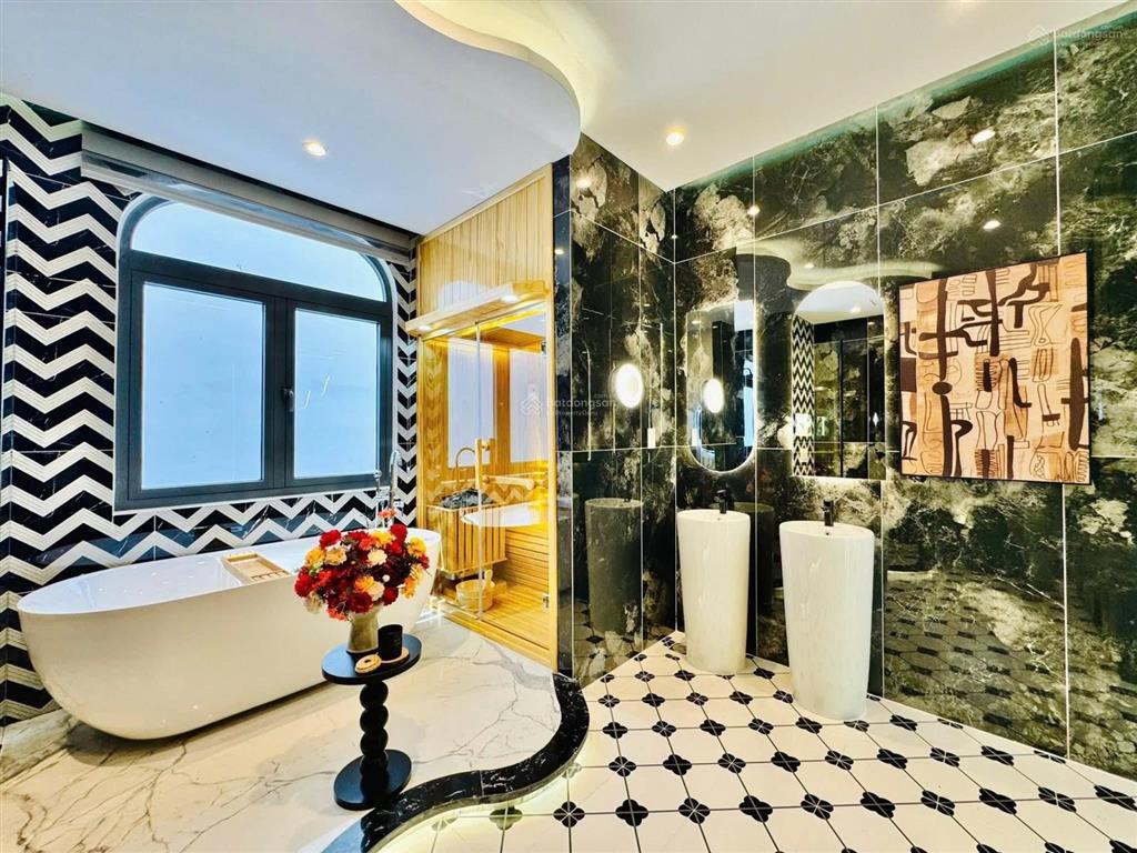 Bán nhà mặt tiền gấp xoay dòng tiền | nhà phạm văn đồng, thủ đức | giá tốt 4 tỷ 740(tl), có sổ hồng