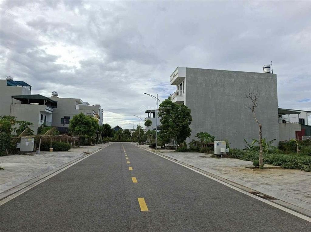 Gia đình em có mảnh đất vàng tại hòa lạc, 100m2 full thổ cư, chỉ hơn 2 tỷ