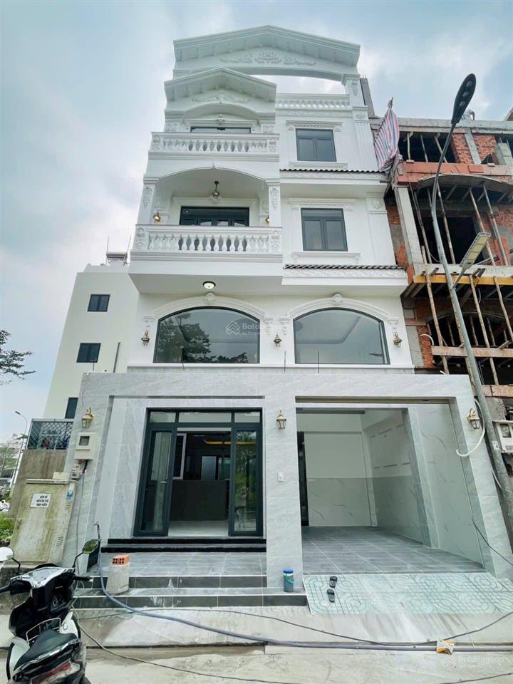 Nhà mới 100%85m2/3tỷ750  hoàn công sẵn | lò gốm q6  ô tô ngủ trong nhà  hẻm 15m