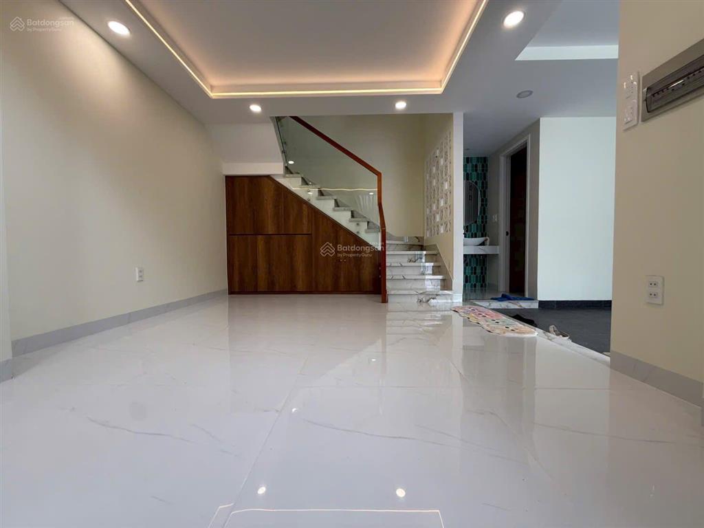 Bán nhà q9 xa lộ hà nội 55m2/2tỷ9 sổ hồng riêng giấy hoàn công đầy đủ