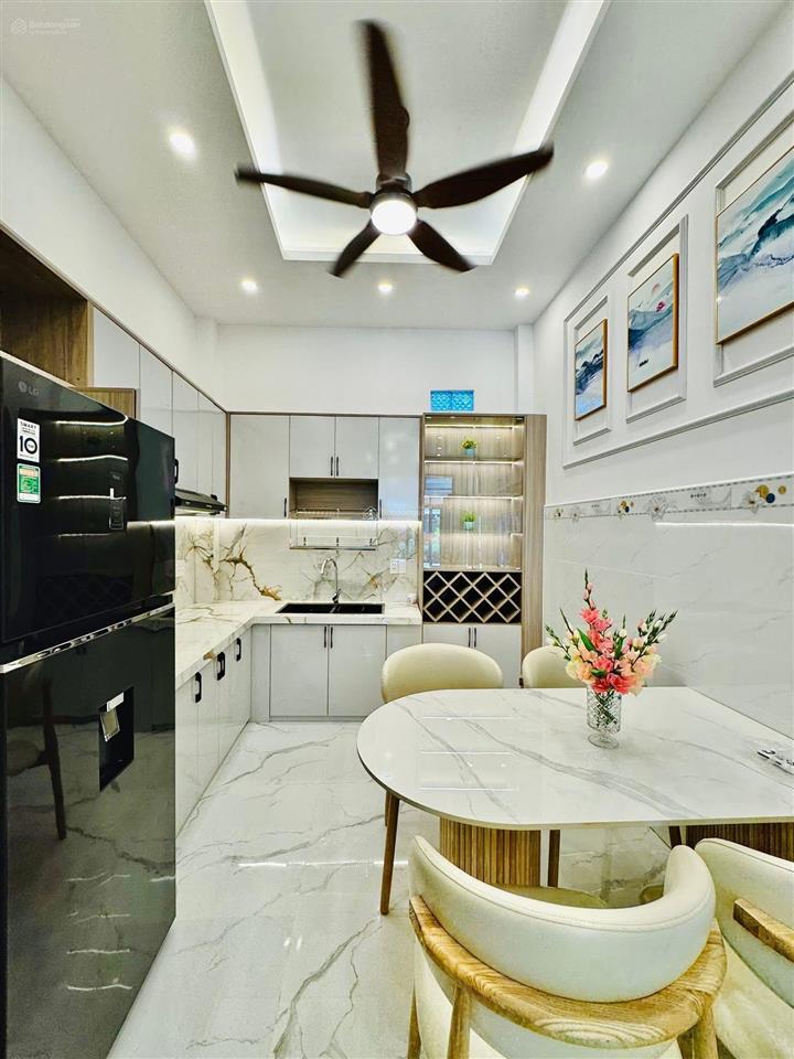 Bán nhà tô hiến thành quận 10 70,3m2 sổ hồng riêng chính chủ sang tên công chứng trong ngày