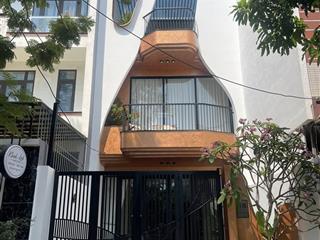 Bán căn nhà 70m2/3 tỷ 900 rộng rãi, hẻm thoáng, ở liền hoặc cho thuê có hđ sẵn sang tên ngay