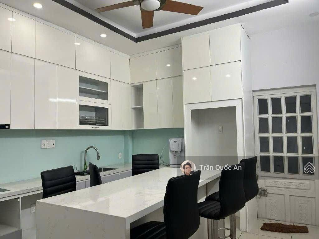 Chỉ 8.x tỷ có nhà kế bên phú mỹ hưng  60m2 ngang 4 cực rộng  sổ hồng vuông vức  hoàn công đủ