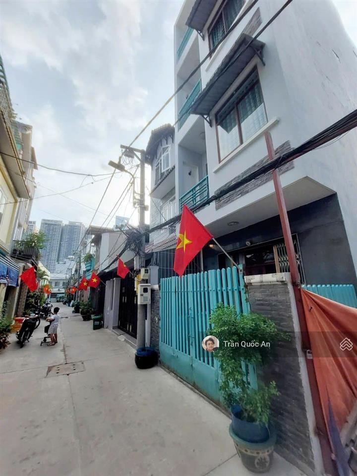 Chỉ 8.x tỷ có nhà kế bên phú mỹ hưng  60m2 ngang 4 cực rộng  sổ hồng vuông vức  hoàn công đủ