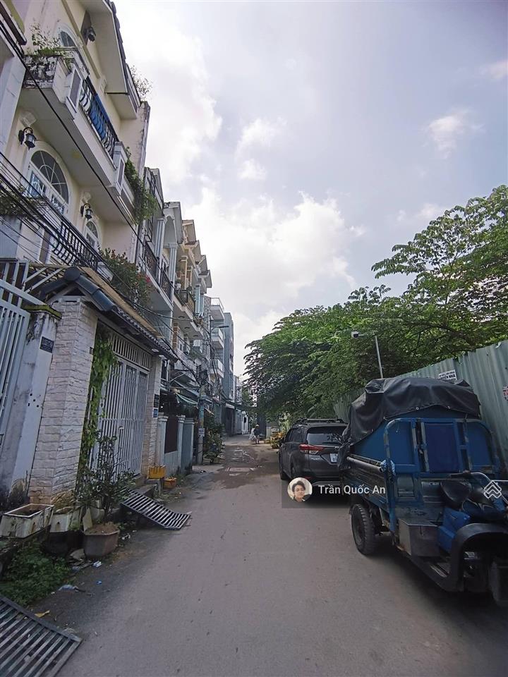Ngang tận 5m  sát phú mỹ hưng  ngang 5m  sân để xe cực rộng  khu dân trí tốt  giá 6.x tỷ