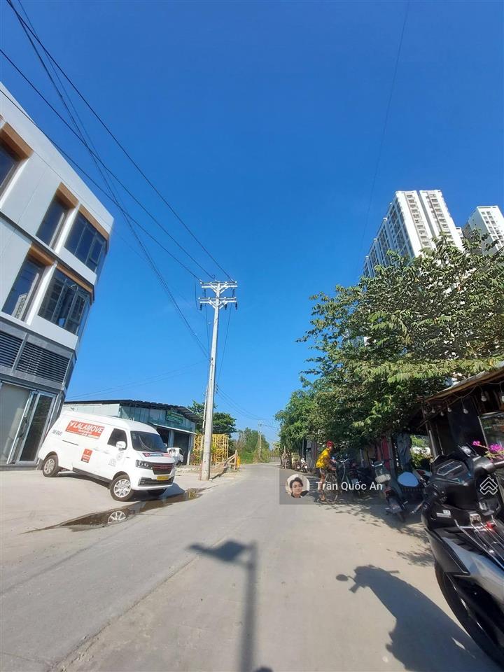 Ngang tận 5m  sát phú mỹ hưng  ngang 5m  sân để xe cực rộng  khu dân trí tốt  giá 6.x tỷ