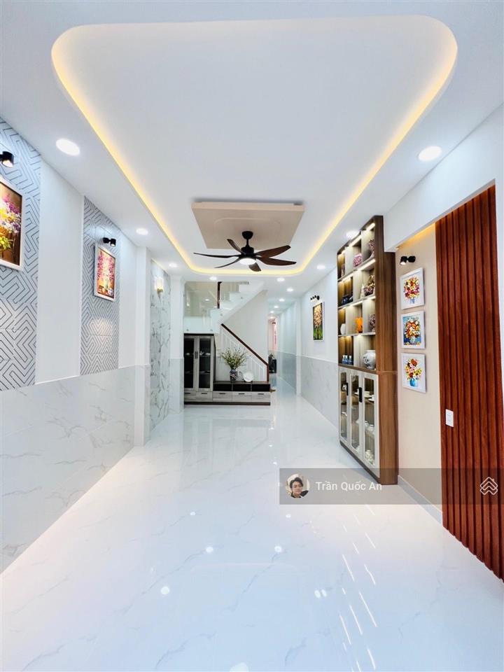Gần cầu chà và quận 8  86m2, 3 tầng  hẻm thông thoáng, có sân xe  6,x tỷ  shr