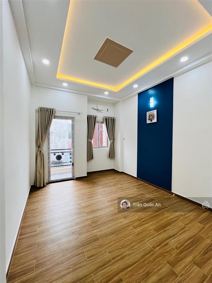 Gần cầu chà và quận 8  86m2, 3 tầng  hẻm thông thoáng, có sân xe  6,x tỷ  shr