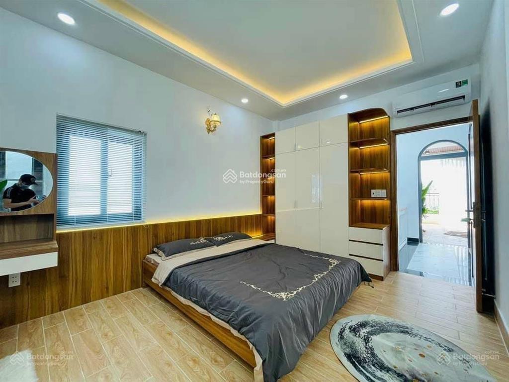 Chính chủ kẹt tiền bán gấp! nhà hẻm 6m sư vạn hạnh, p12, quận 10, 73m2, 5tỷ7, gần vạn hạnh mall
