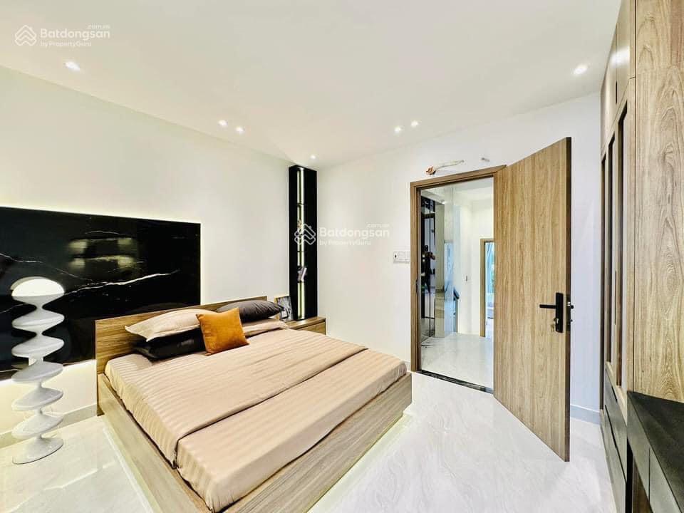 Đầu tư sinh lời ngay nhà lê văn sỹ, p13, quận 3, 72m2, 4tỷ2 đang cho thuê 18tr/th, sổ hồng riêng