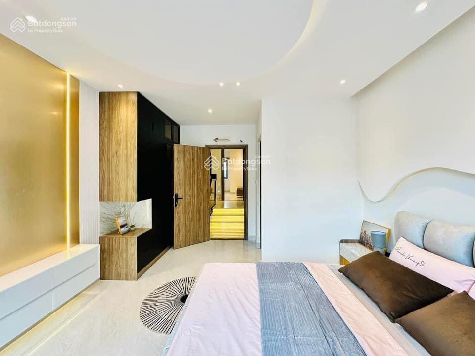 Đầu tư sinh lời ngay nhà lê văn sỹ, p13, quận 3, 72m2, 4tỷ2 đang cho thuê 18tr/th, sổ hồng riêng