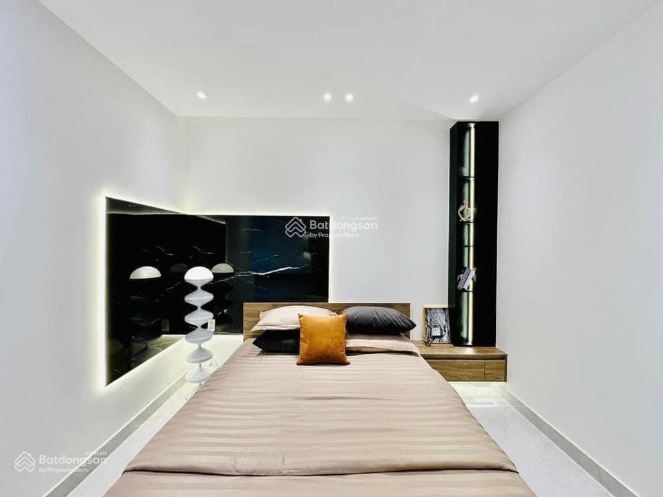 Đầu tư sinh lời ngay nhà lê văn sỹ, p13, quận 3, 72m2, 4tỷ2 đang cho thuê 18tr/th, sổ hồng riêng