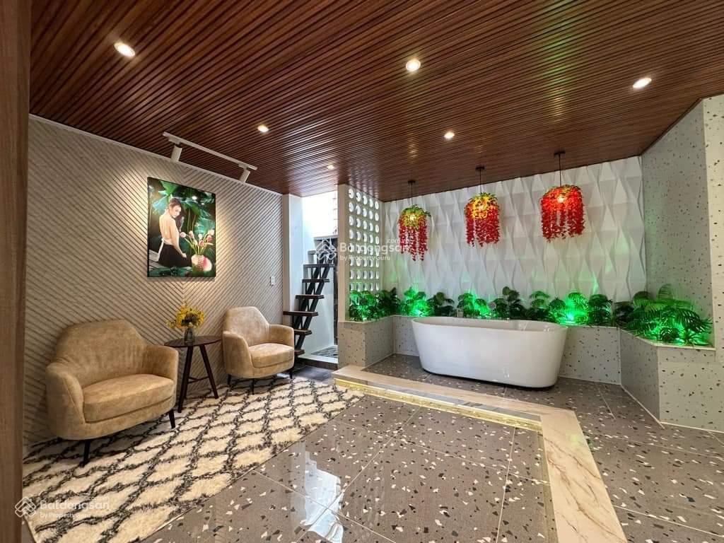 Bán nhà ngộp trương quyền  p6  q3 đang cho thuê 21 tr/th. dt 80m2, 3tỷ780tr nằm sát cv lê văn tám