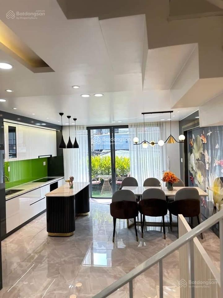 Bán nhà ngộp trương quyền  p6  q3 đang cho thuê 21 tr/th. dt 80m2, 3tỷ780tr nằm sát cv lê văn tám