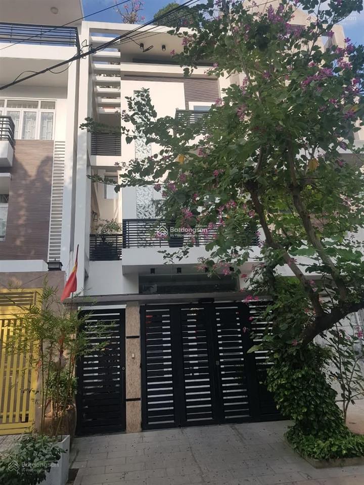 Bán nhà ngộp trương quyền  p6  q3 đang cho thuê 21 tr/th. dt 80m2, 3tỷ780tr nằm sát cv lê văn tám