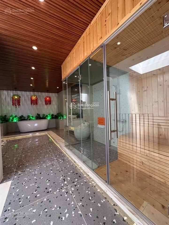 Bán nhà ngộp trương quyền  p6  q3 đang cho thuê 21 tr/th. dt 80m2, 3tỷ780tr nằm sát cv lê văn tám