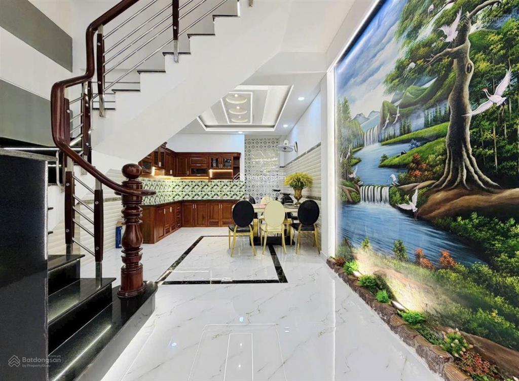 Chỉ 6tỷ250tr sở hữu ngay nhà phố 75m2, đường đề thám, quận 1, sổ hồng chính chủ, đang cho thuê 26tr