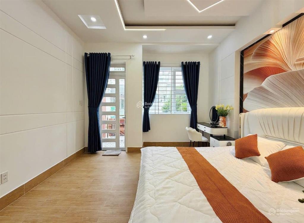 Chỉ 6tỷ250tr sở hữu ngay nhà phố 75m2, đường đề thám, quận 1, sổ hồng chính chủ, đang cho thuê 26tr