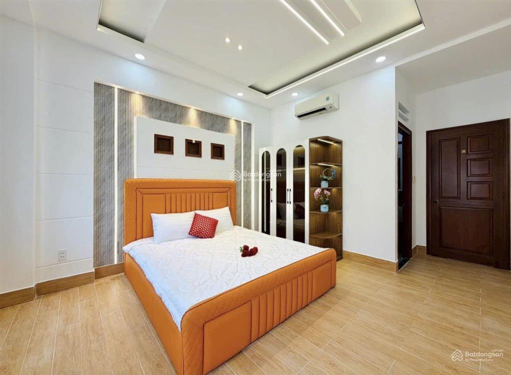 Chỉ 6tỷ250tr sở hữu ngay nhà phố 75m2, đường đề thám, quận 1, sổ hồng chính chủ, đang cho thuê 26tr