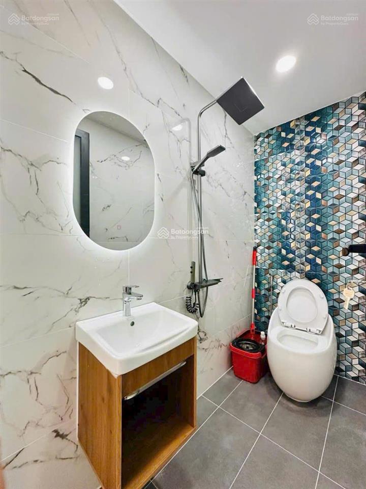 Chủ hạ giá bán gấp căn nhà trần văn đang, p11, quận 3 thông ra bờ kè, 64m2, 3tỷ290tr sổ hồng riêng