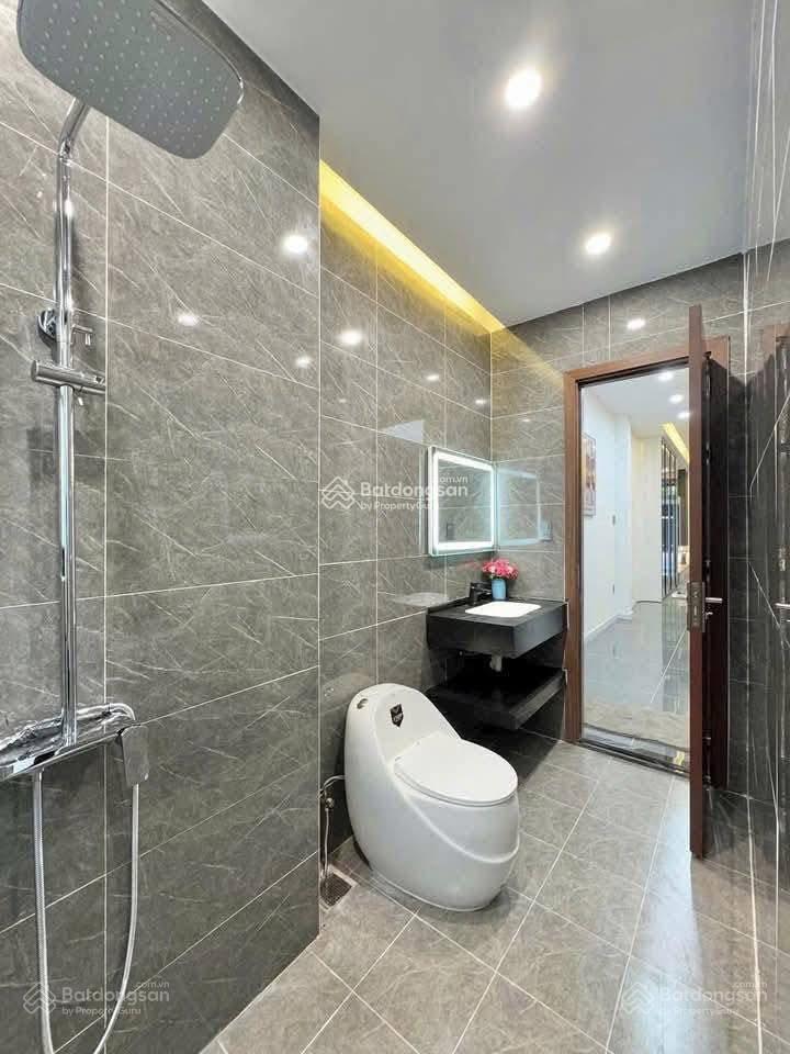 Cần bán gấp nhà cù lao, p2, phú nhuận, gần trung tâm tdtt rạch miễu, 75m2, 3tỷ790tr, sổ hồng riêng
