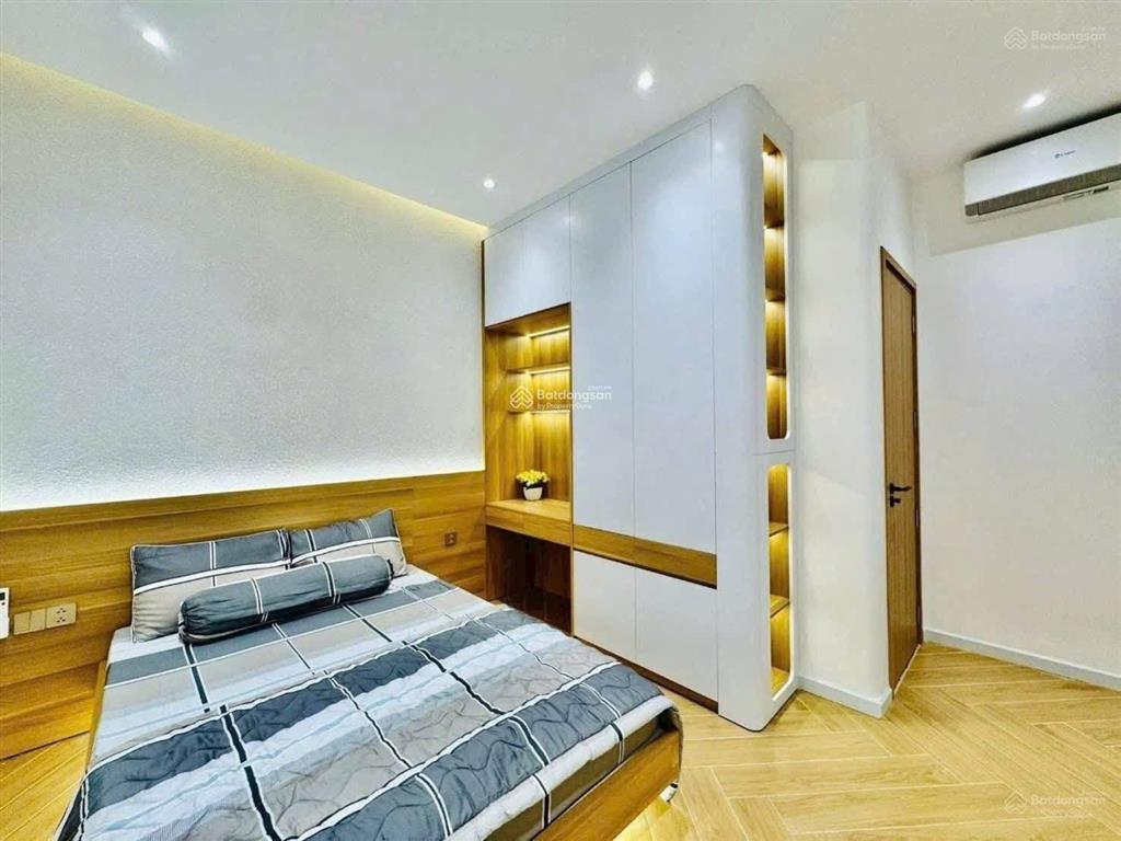 Bán gấp nhà đ. nguyễn thành ý, đakao, quận 1, 72.8m2, đang cho thuê 22tr/th, sổ hồng riêng
