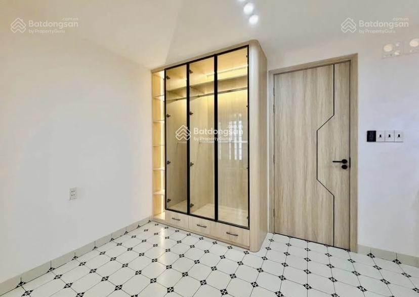 Nhà ngộp chủ bán gấp vĩnh khánh  quận 4. 74.3m2, 3tỷ7, đang cho thuê 23tr/th. gần thcs đoàn văn bơ