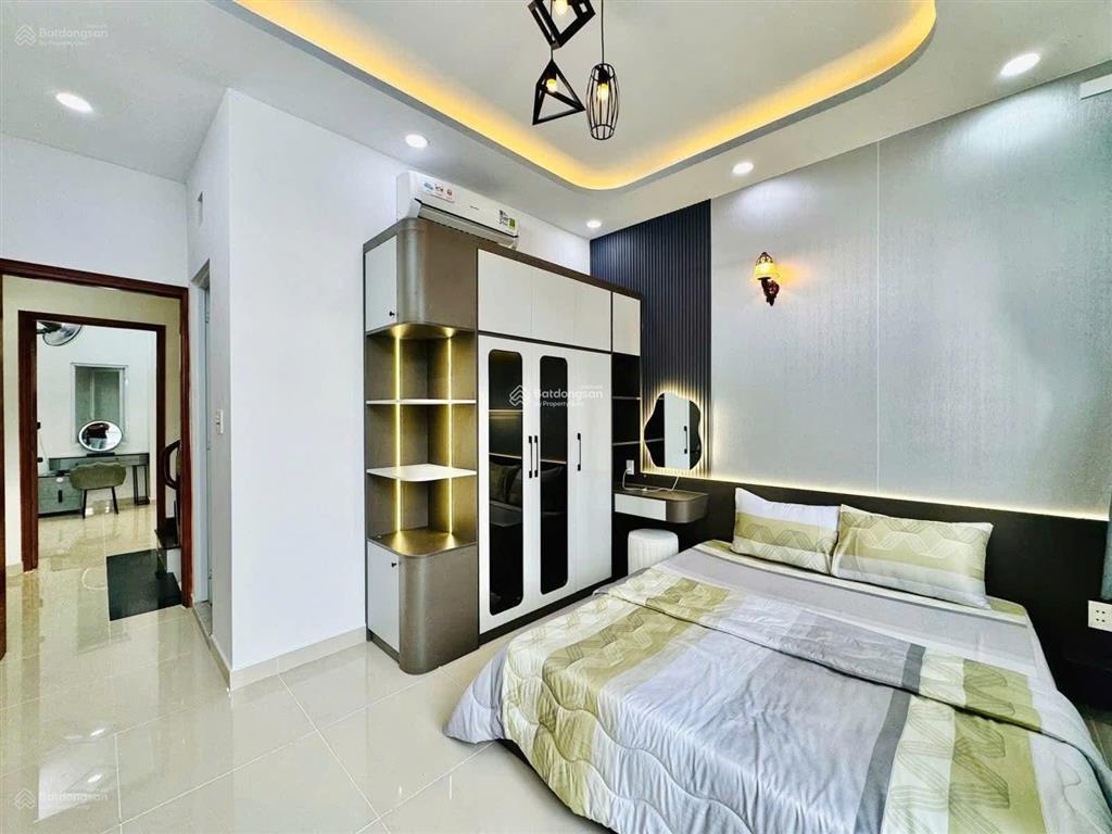 Cô tú bán nhà hồ xuân hương, p. võ thị sáu, q3 gần thpt nguyễn thị minh khai, 70m2, 3tỷ550tr, shr