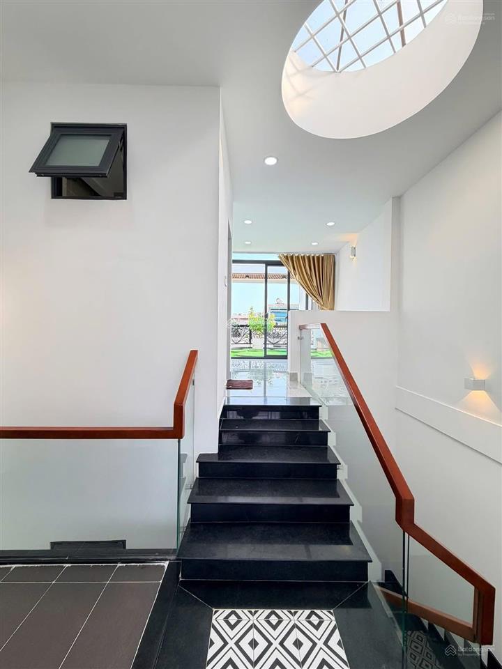 Chủ ngợp bán gấp nhà hẻm 7a thành thái, p14, quận 10, 80m2, đang cho thuê 23tr/th, shr