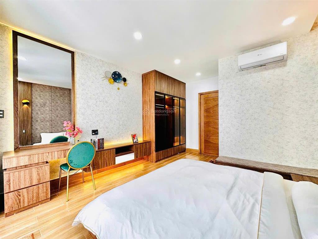 Chủ đi nước ngoài bán nhà đường sư vạn hạnh, p.14, q. 1o, 2 tỷ 890, 80m2, có hđ thuê 40tr/th.