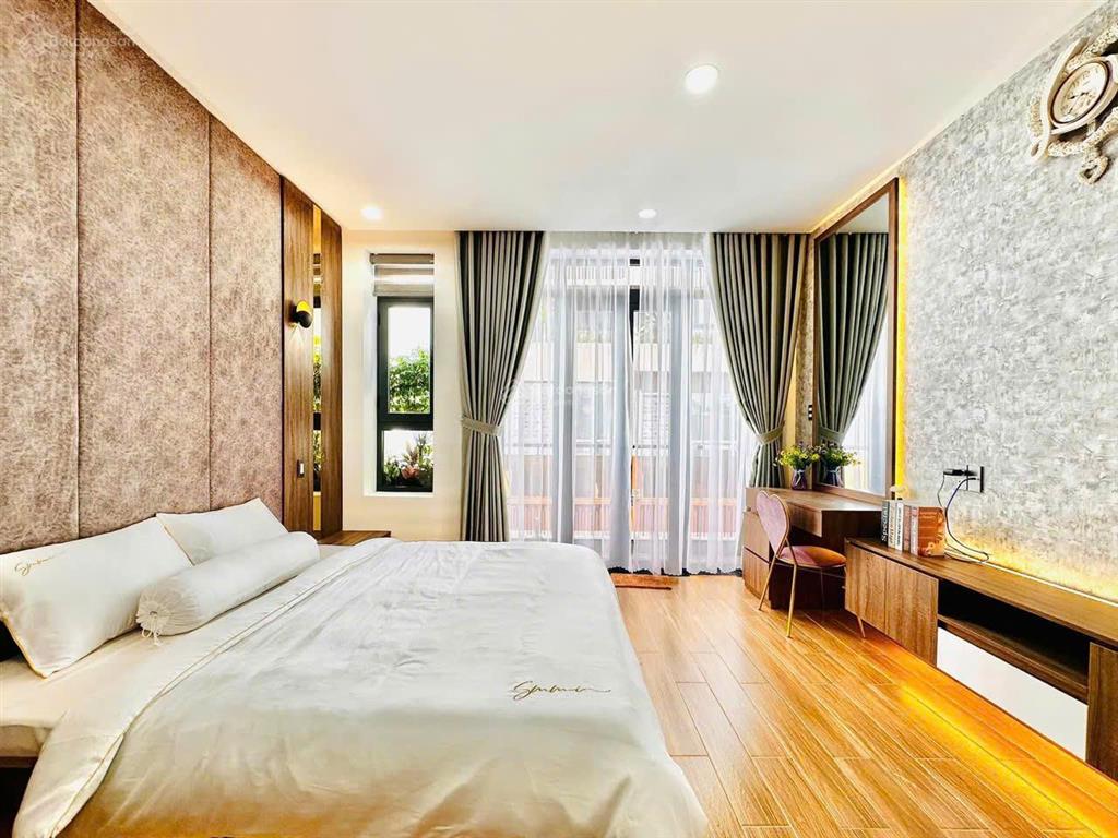 Chủ đi nước ngoài bán nhà đường sư vạn hạnh, p.14, q. 1o, 2 tỷ 890, 80m2, có hđ thuê 40tr/th.