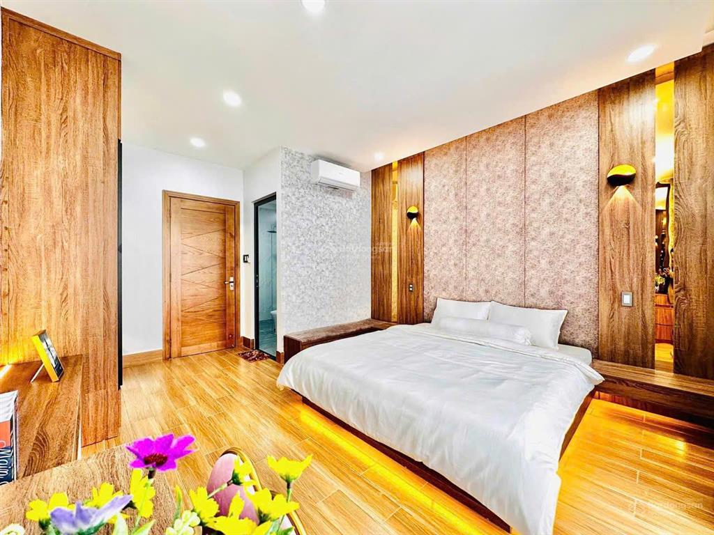 Chủ đi nước ngoài bán nhà đường sư vạn hạnh, p.14, q. 1o, 2 tỷ 890, 80m2, có hđ thuê 40tr/th.